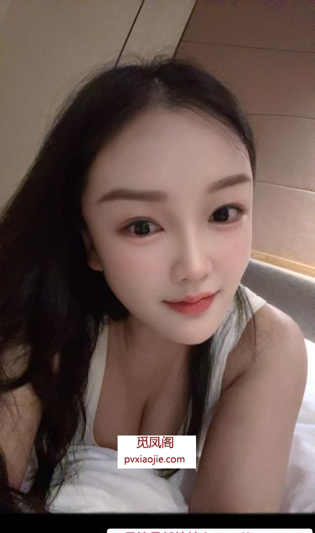 肤白腰细长腿依依