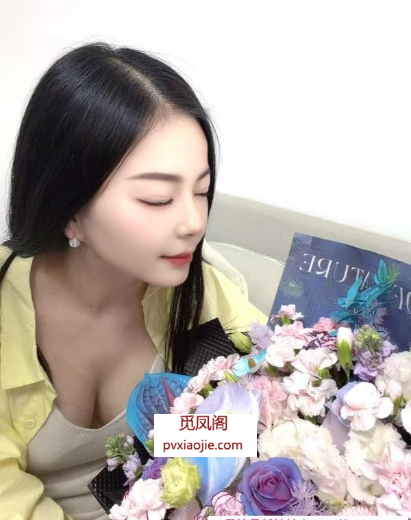 风骚黑丝大腚少妇